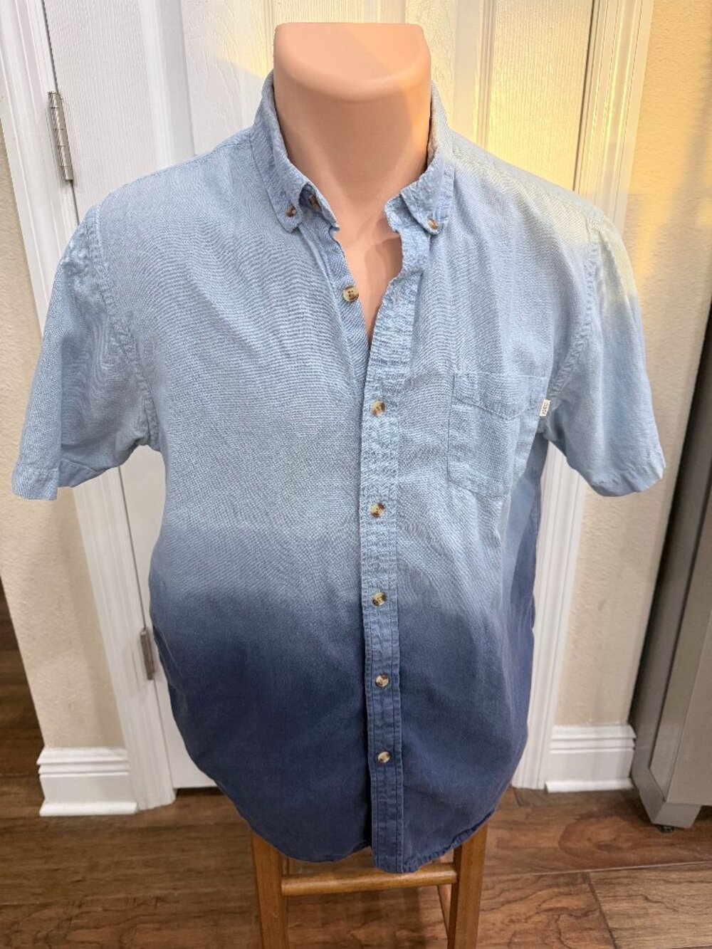 OBEY Propaganda Men’s M Blue Ombre Dip Dye Button Down Shirt